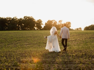 Golden hour in field in Illinois by Geneva Wedding Photographer