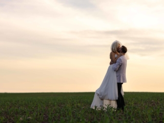 sunset in field in Illinois by Geneva Wedding Photographer