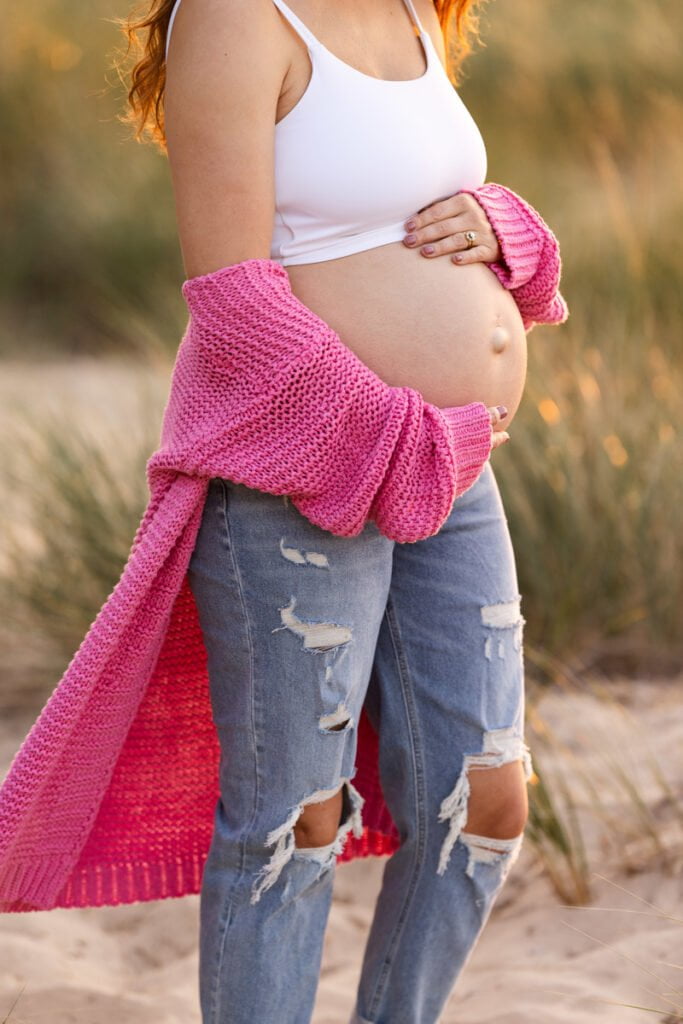 Modern Bright Maternity Bump Portraits by Batavia Illinois Photographer Mary Rose Photography