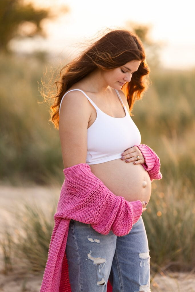 Modern Bright and Golden Hour Maternity Bump Portraits by Batavia Illinois Photographer Mary Rose Photography