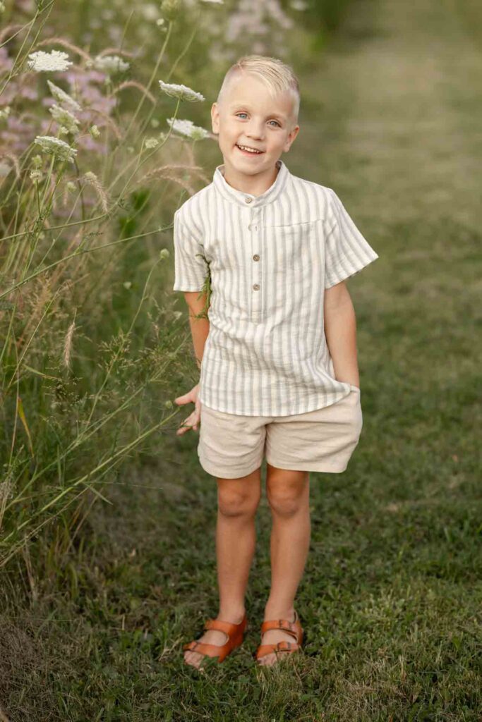 13-Fresh Soft Summer Outdoor Grassy Family Photoshoot Saint Charles Illinois By Mary Rose Photography