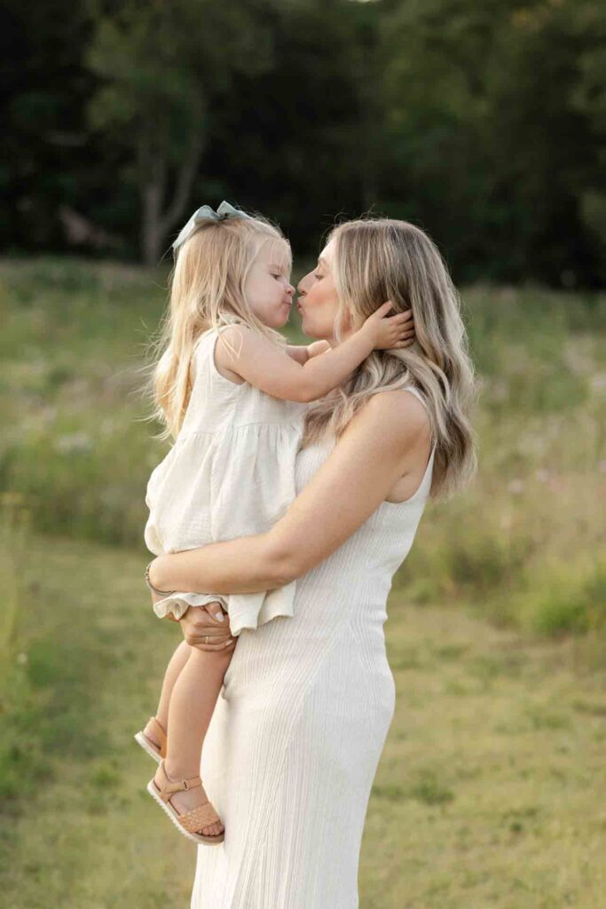 25-Fresh Soft Mommy Daughter Summer Outdoor Family Photoshoot Saint Charles Illinois By Mary Rose Photography