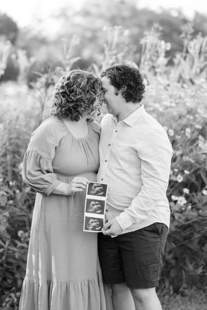 4-Light Classic Saint Charles Illinois Fall Outdoor Maternity Session By Mary Rose Photography